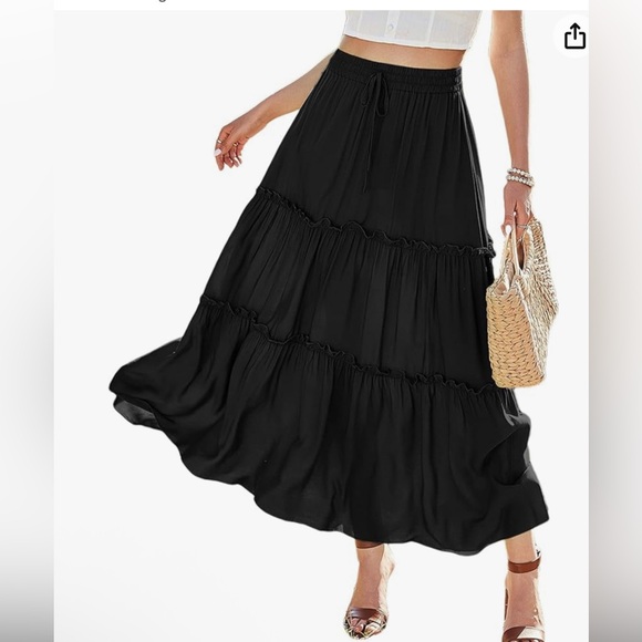 Black flowy line A Skirt  texturized size L - Picture 1 of 9